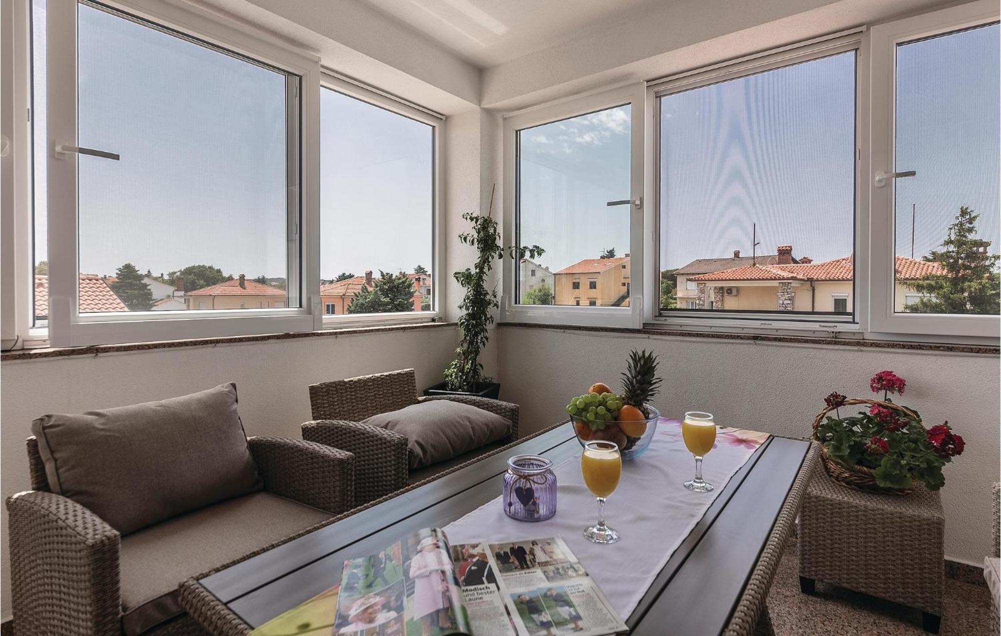 Lovely Apartment In Valbandon With Kitchen ฟาชานา ภายนอก รูปภาพ